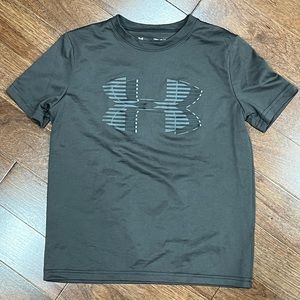 Under Armour tshirt